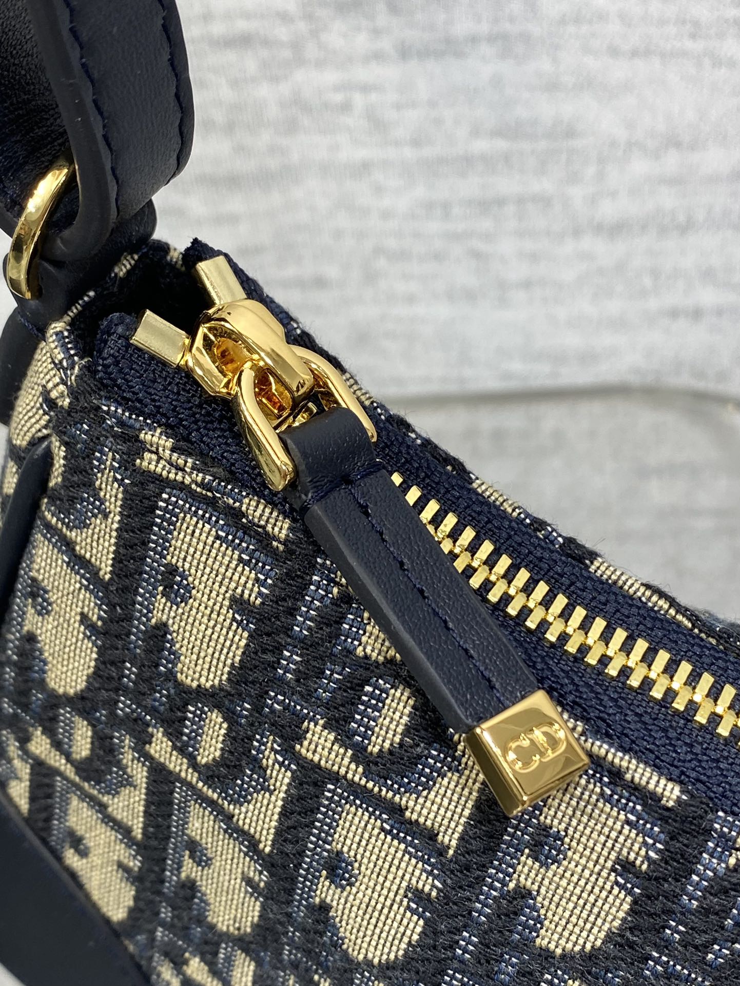 30 Montaigne Wanderlust Mini Bag - Image 4