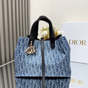 Medium Dior Toujours bag