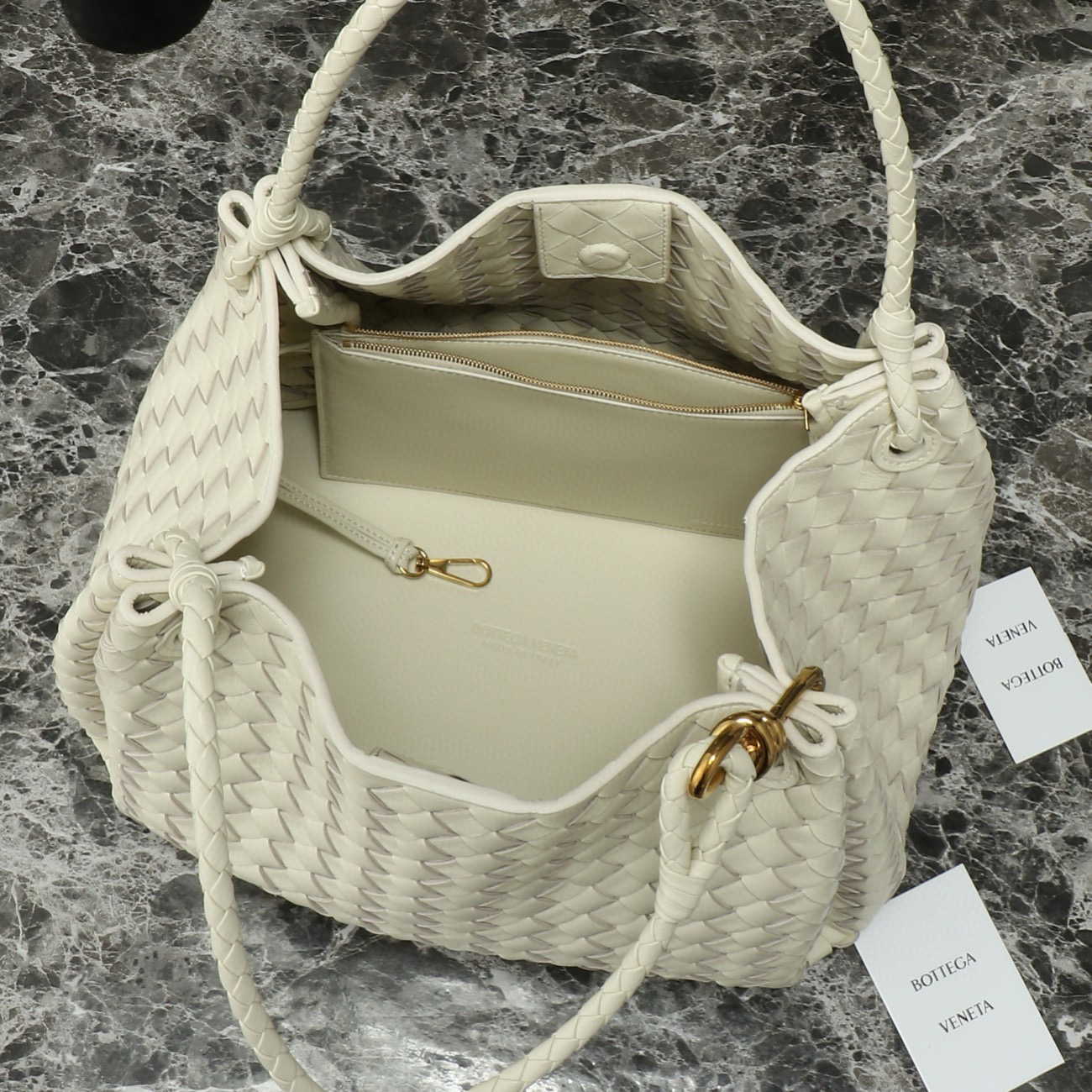 Bottega Veneta Large Intrecciato Leather Shoulder Bag - Image 7