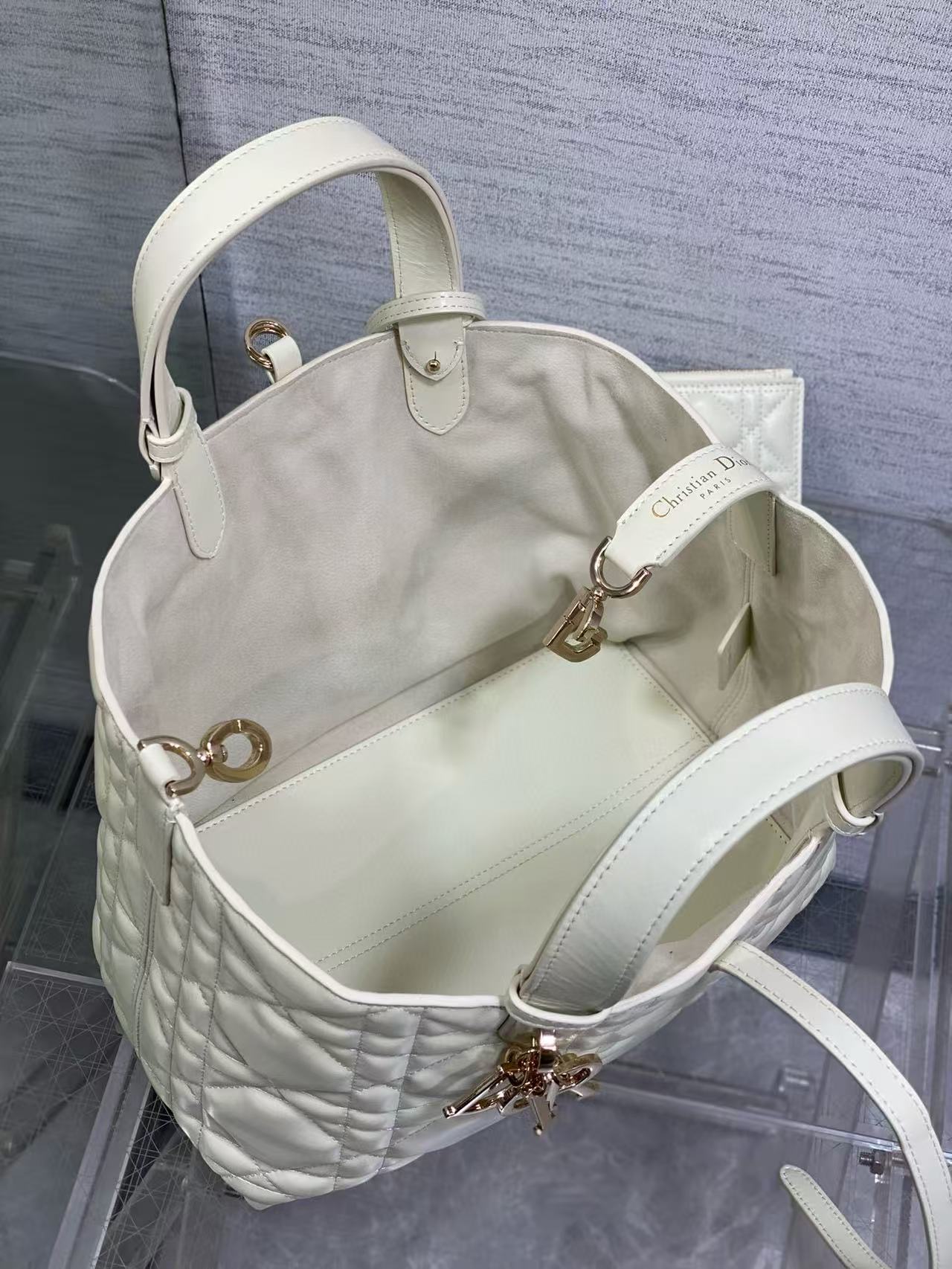 Medium Dior Toujours bag - Image 8