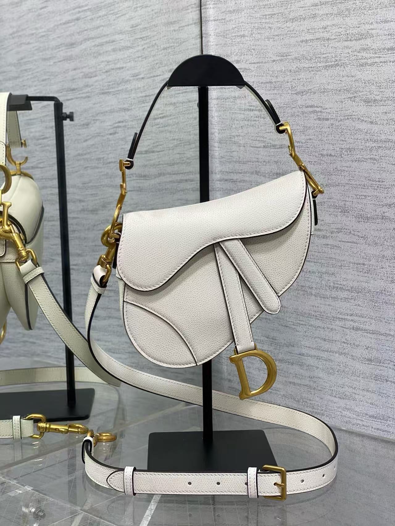 DIOR Saddle Grained Leather Saddle Bag Handbag