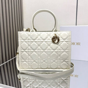 Medium Dior Book Tote Cannage