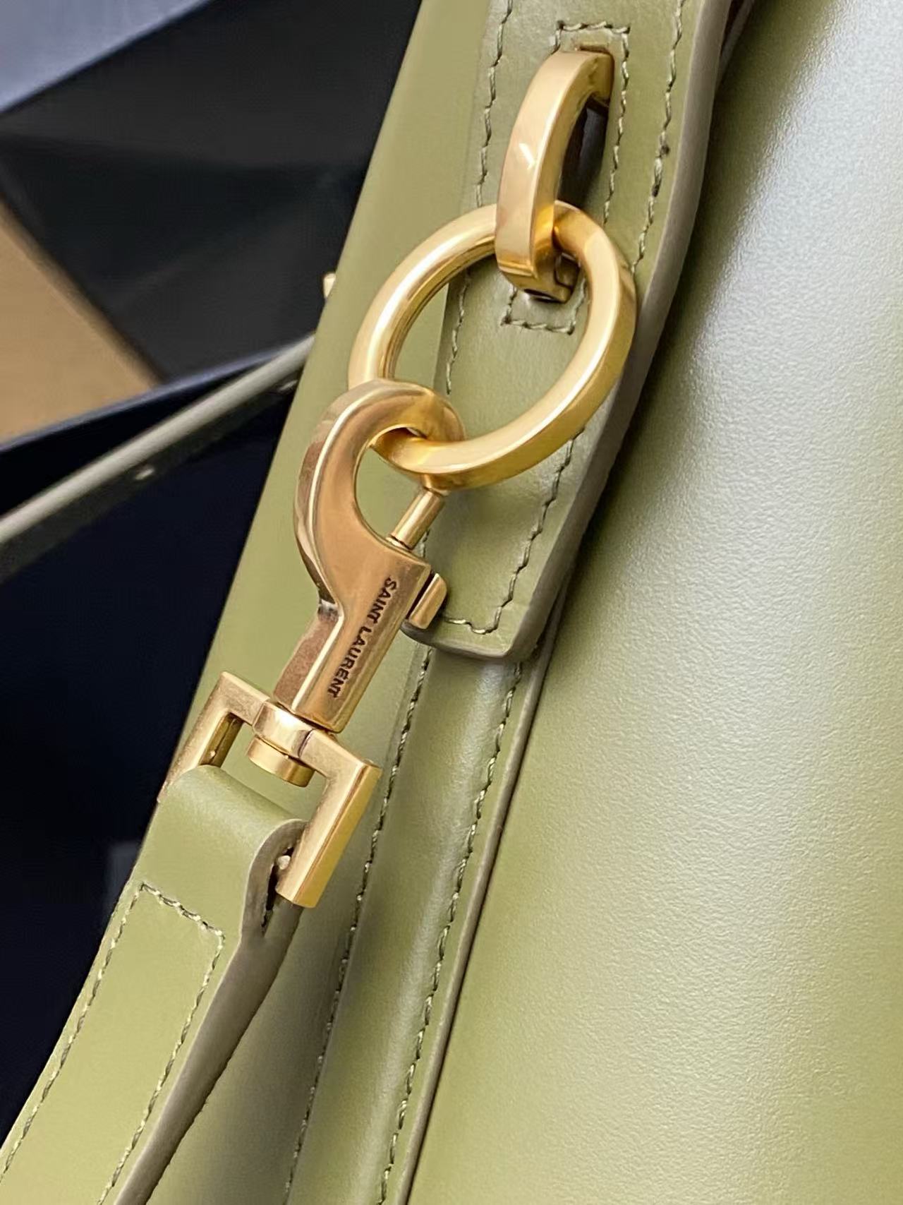 Small LE 37 bag in shiny leather - Image 7