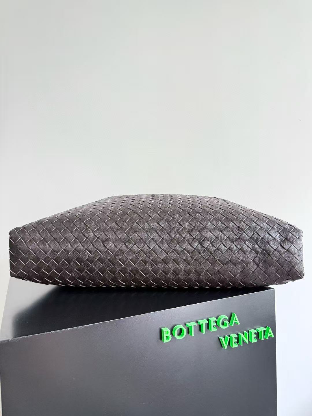 Bottega Veneta Large Traveler - Image 12