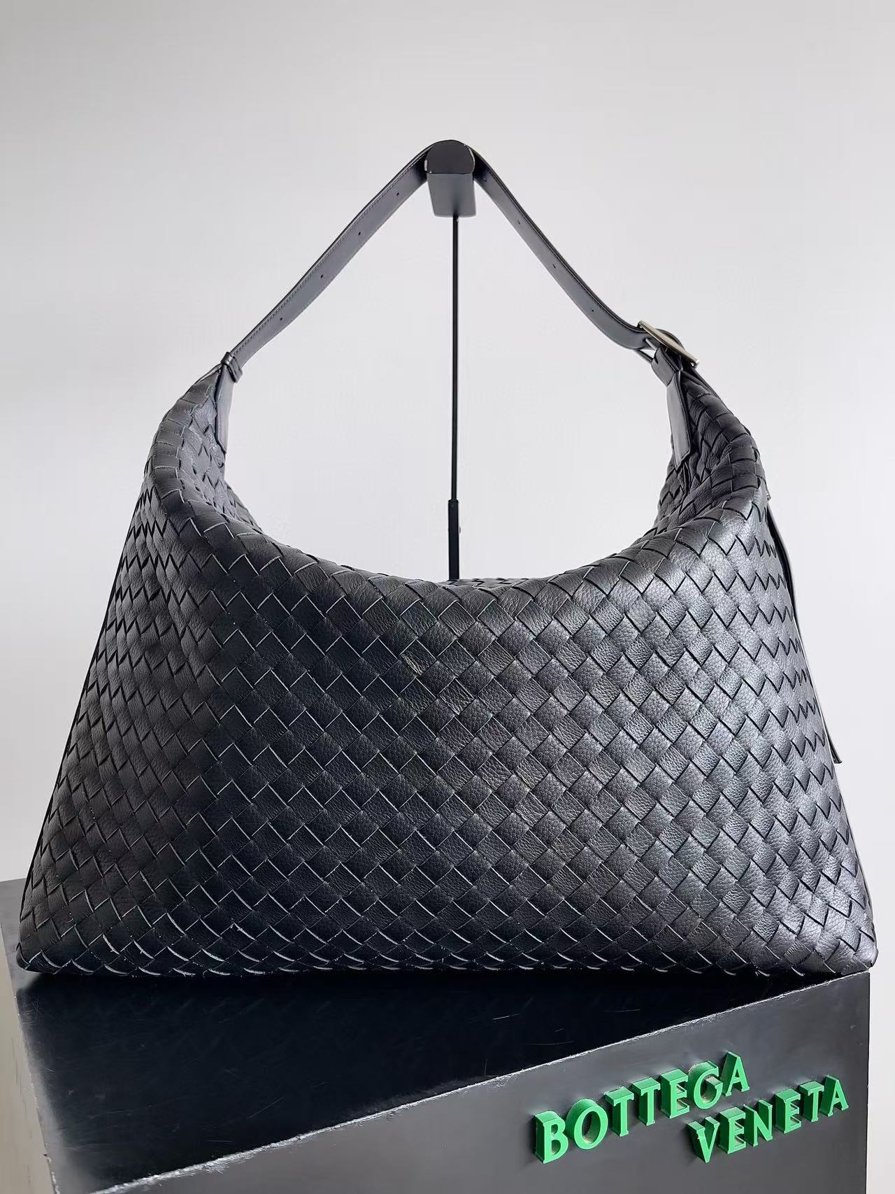 Bottega Veneta Large Traveler - Image 5