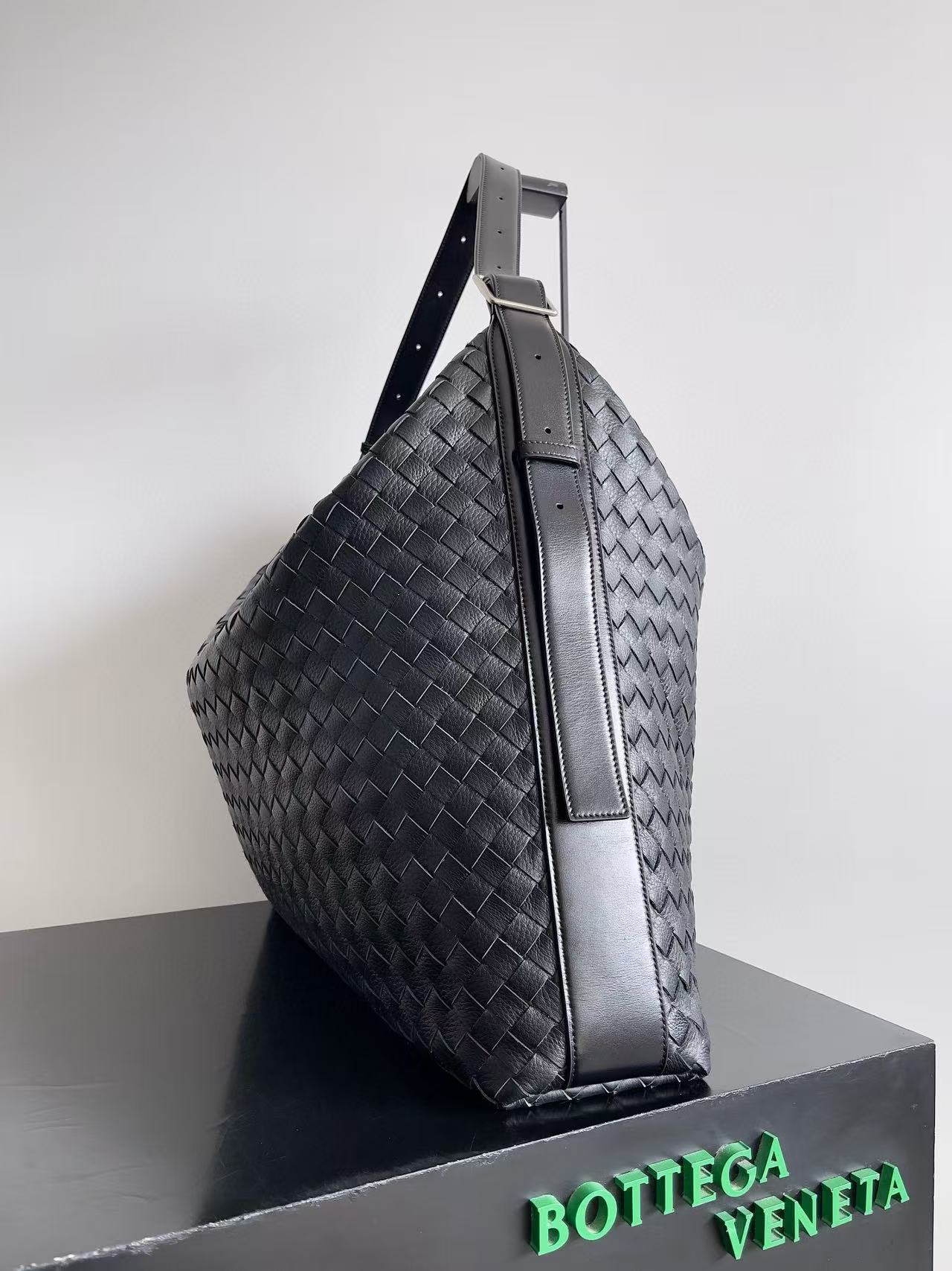 Bottega Veneta Large Traveler - Image 6