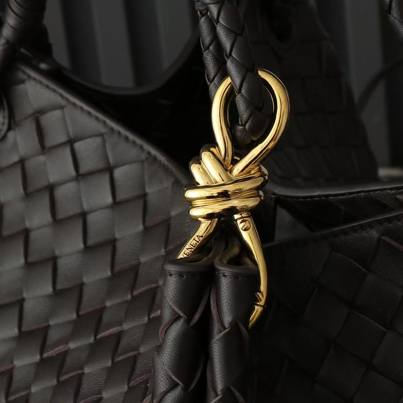 Bottega Veneta Large Intrecciato Leather Shoulder Bag - Image 20