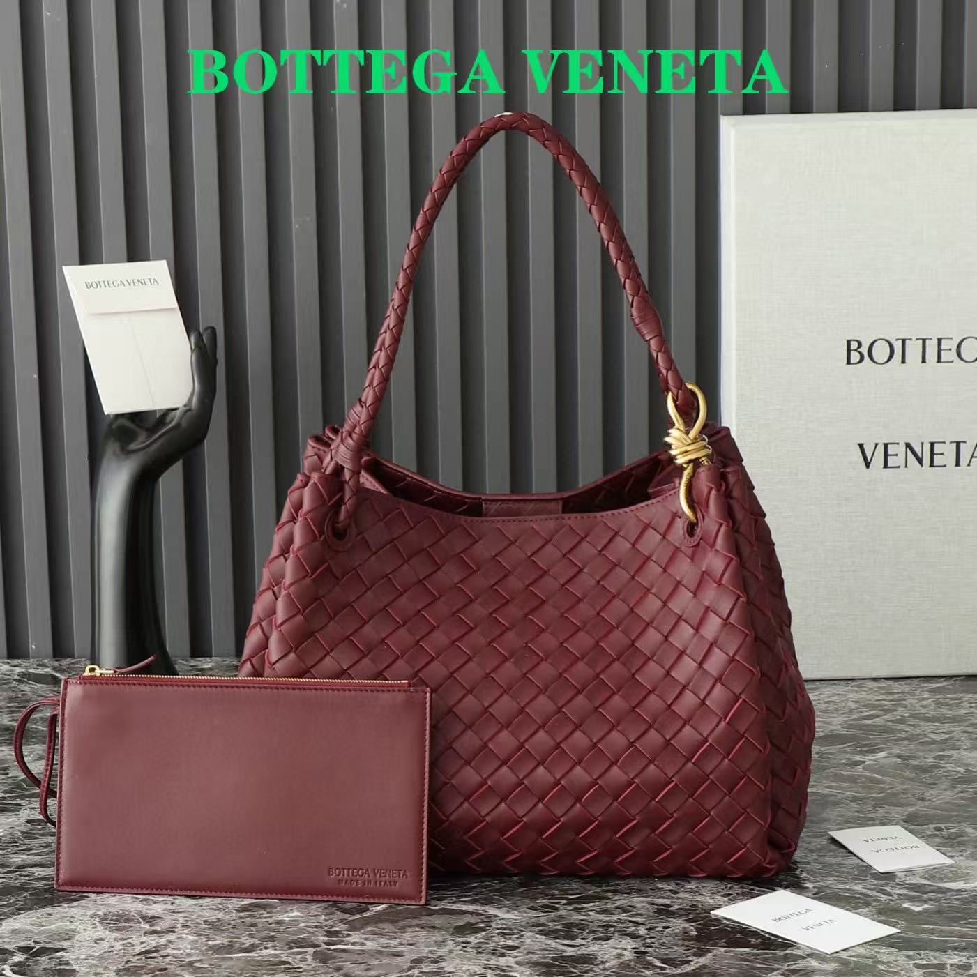Bottega Veneta Large Intrecciato Leather Shoulder Bag - Image 8