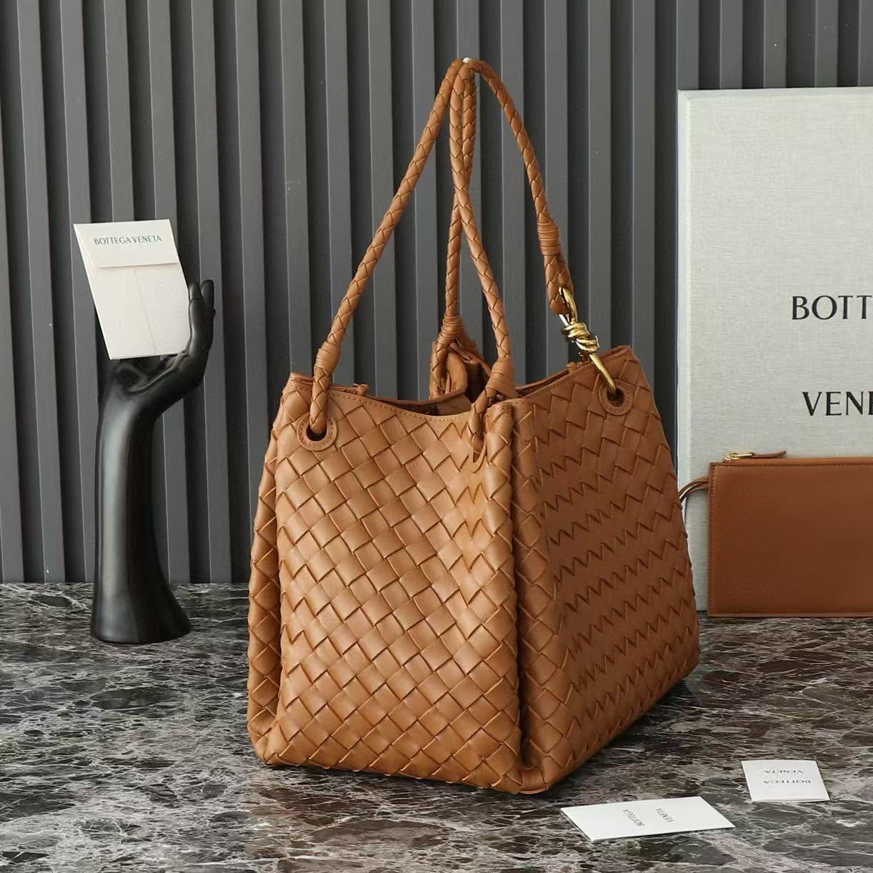 Bottega Veneta Large Intrecciato Leather Shoulder Bag - Image 12