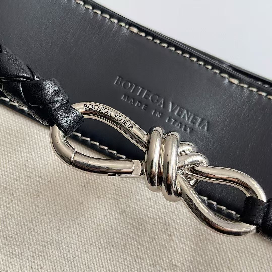 Bottega Veneta Andiamo large embellished leather-trimmed canvas tote - Image 7