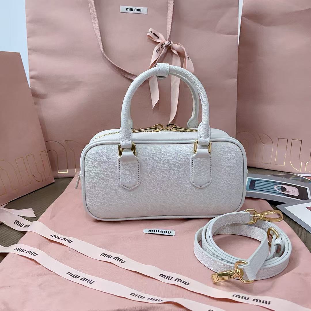 Miu Miu Arcadie leather tote bag - Image 18