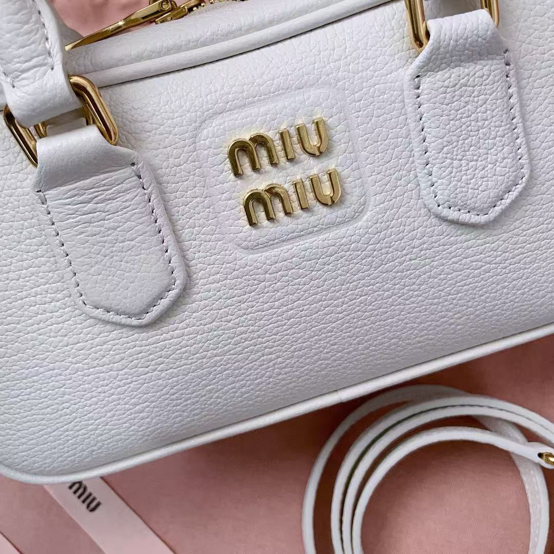 Miu Miu Arcadie leather tote bag - Image 20