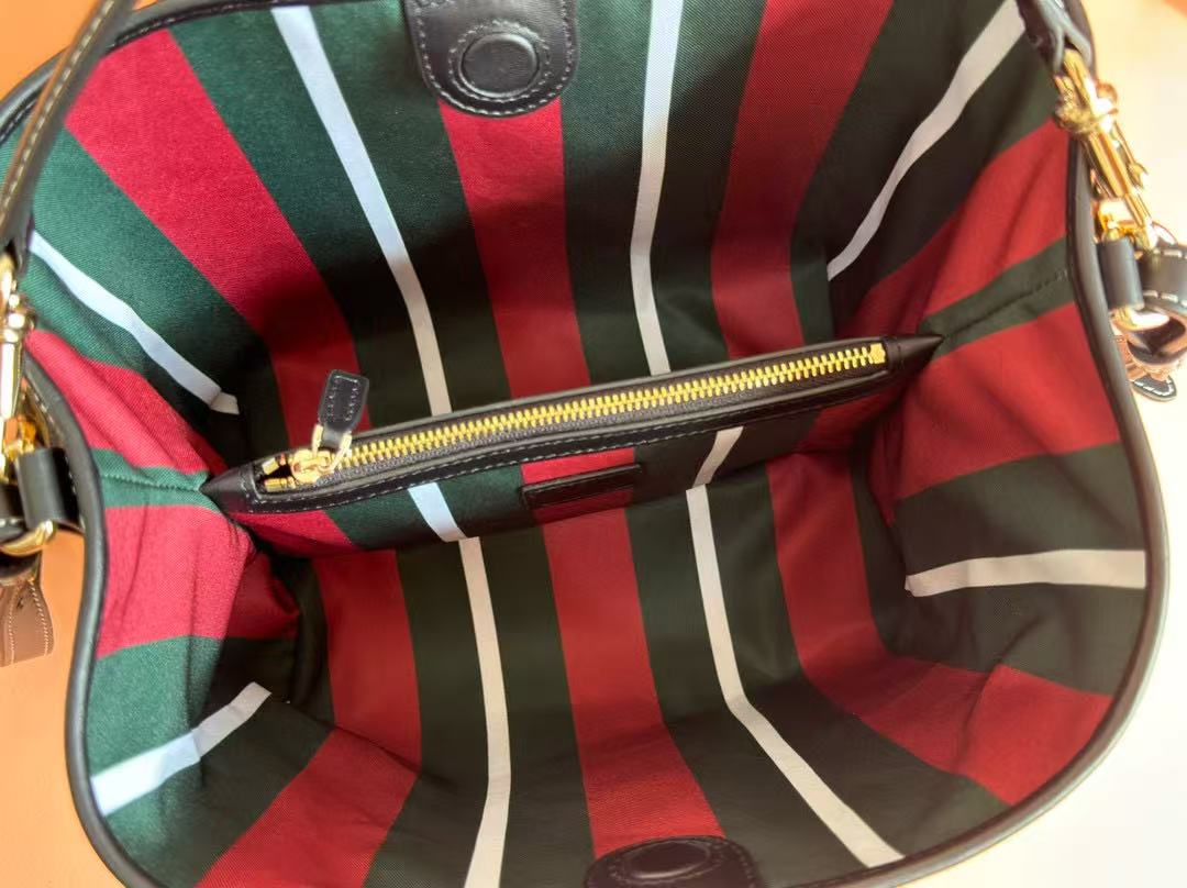 GG Emblem small bucket shoulder bag - Image 10