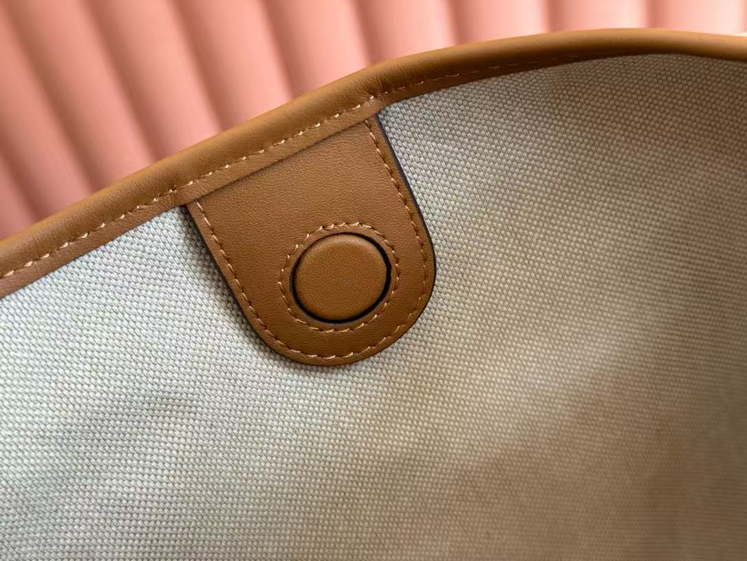 Gucci Body Double Lock XL Shoulder Bag - Image 9