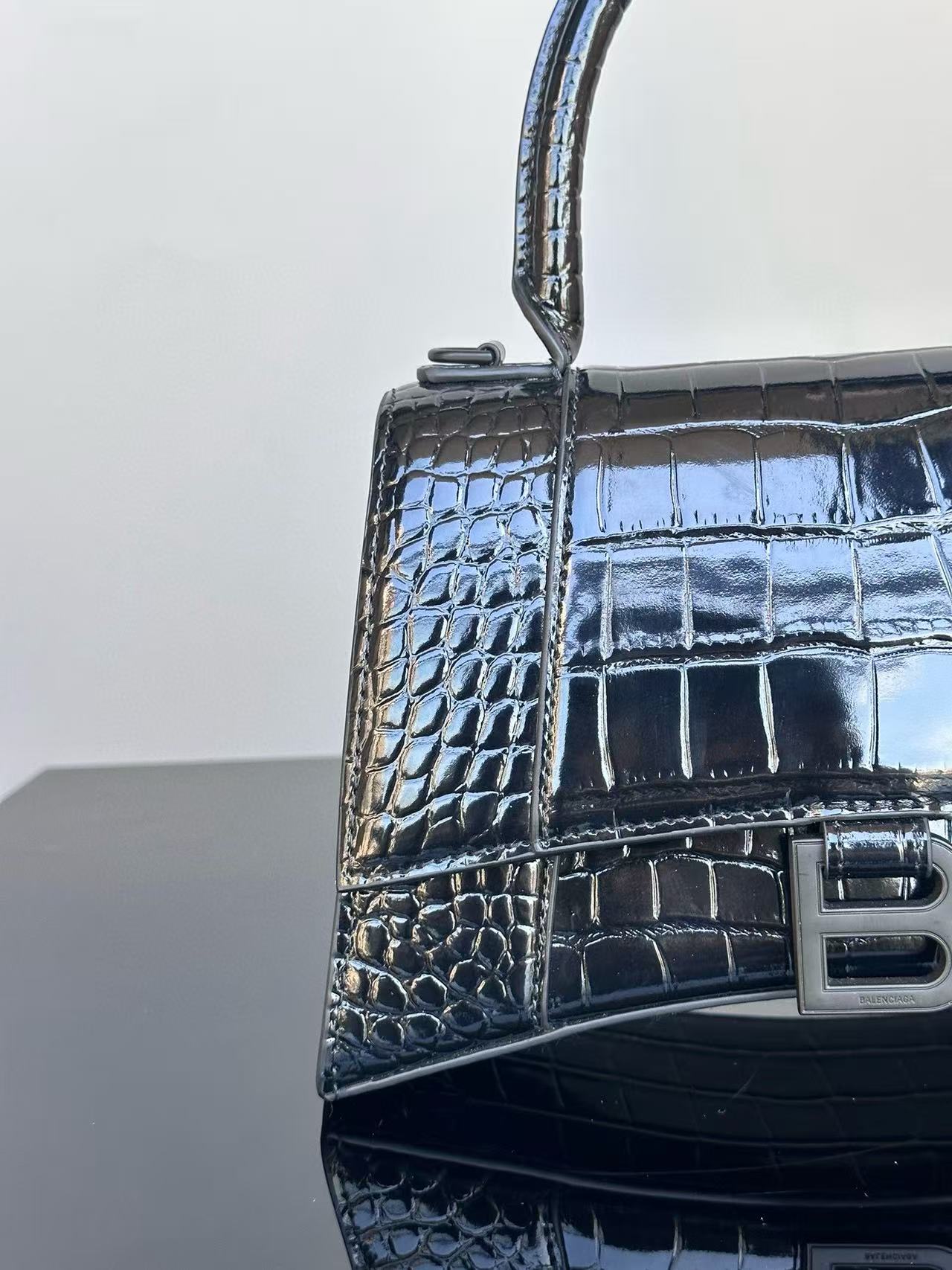 Balenciaga handbag - Image 4