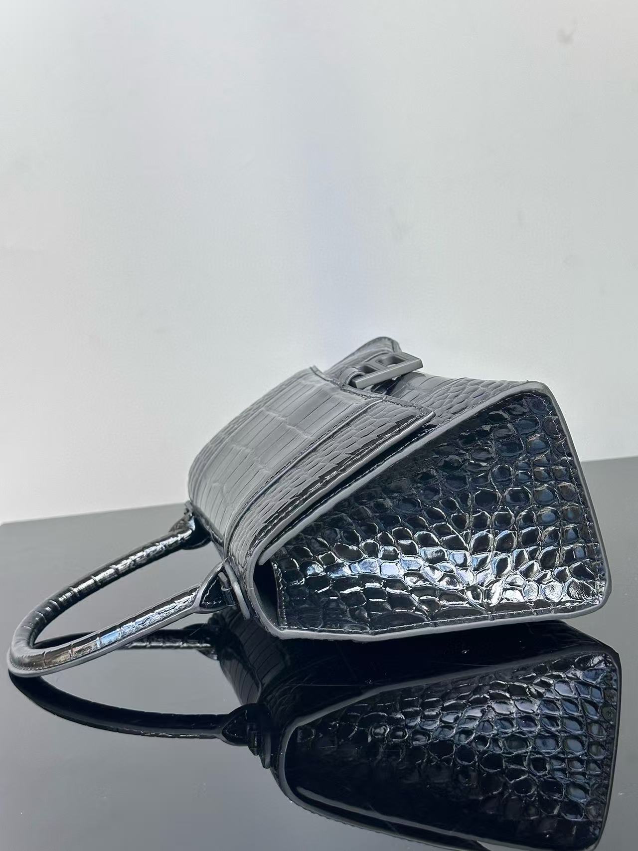 Balenciaga handbag - Image 8