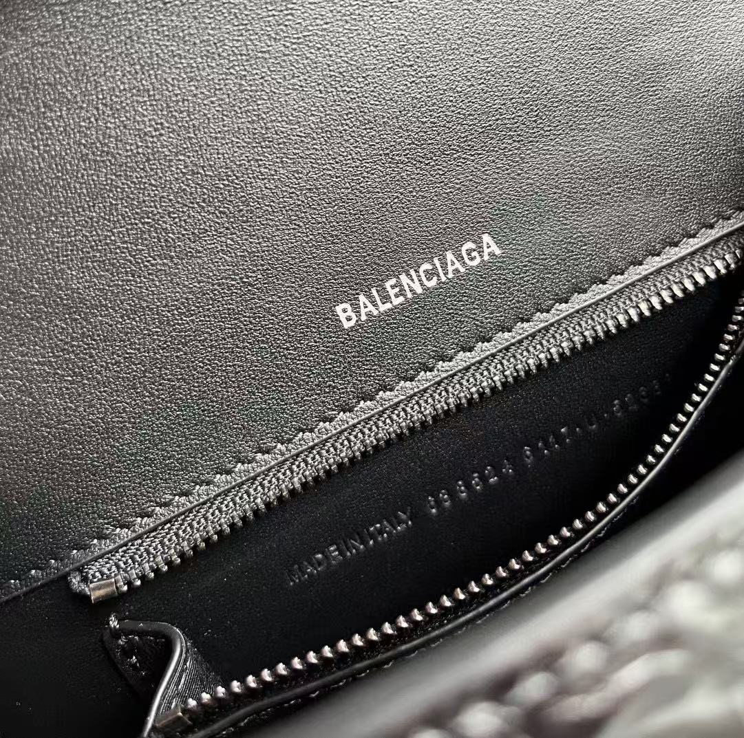 Balenciaga handbag - Image 10