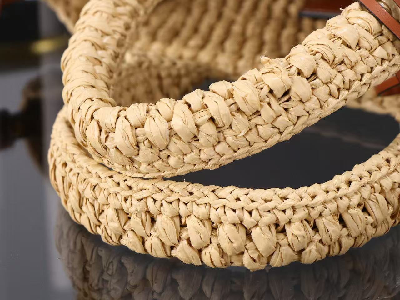 CELINE TCABAS THAIS small bag in vegetable and cowhide leather - Image 8