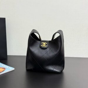 Chanel 25P loose black diamond pattern thick chain hobo shoulder bag