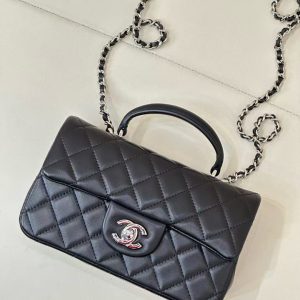CHANEL Classic Flap quilted leather chain shoulder crossbody handbag