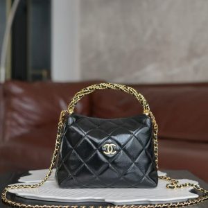 CHANEL Gold Buckle Quilted Leather Chain Handbag